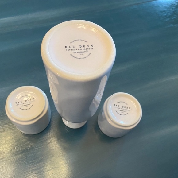 RAE DUNN Artisan Collection Sip Sip Sake Set 1 bottle 2 cups Serve-ware Dining - Picture 3 of 5